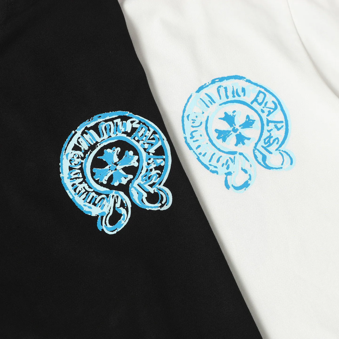 🅿️170 Chrome hearte/Chrome heart ch 25ss early spring Sanskrit horseshoe print short-sleeved T-shirt. A must-have item for daily commuting for men and women in light luxury. The correct version is welcome to compare. Detailed features: ·280g 100% cotton double yarn jersey fabric. ·Custom-dyed in the same cylinder, special thickened 32 pieces double-strand 1x1 thread. ·Double-needle cross-stitch technology. ·Original main mark washed tag. Color: black white. Size: XS-L